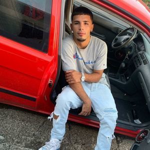 Meet your Posher, Javier